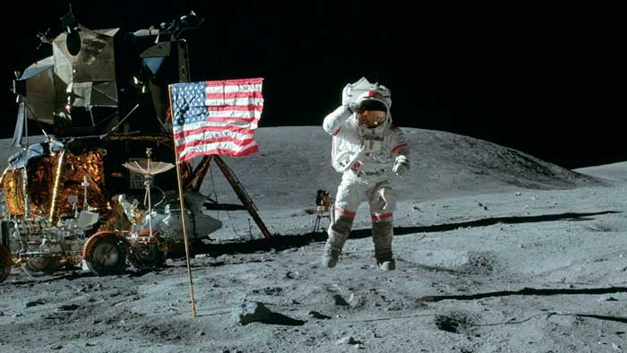 Documentário da National Geographic afirma que há extraterrestres na Lua