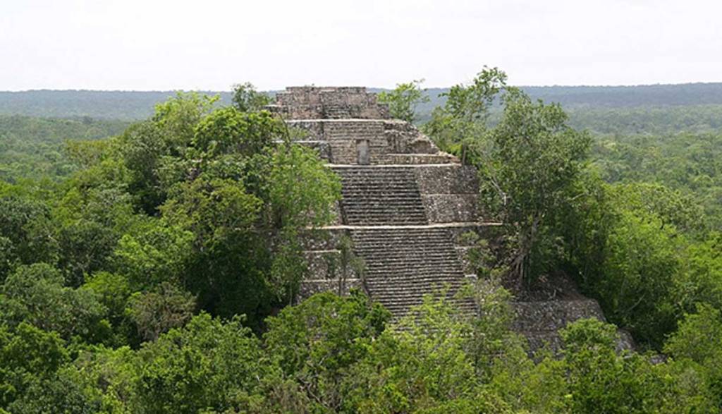 Calakmul: A antiga cidade maia das Duas Pirâmides e as Três&nbsp;Pedras