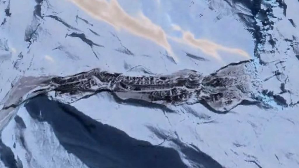 Algo enorme está emergindo da camada de gelo da&nbsp;Antártica